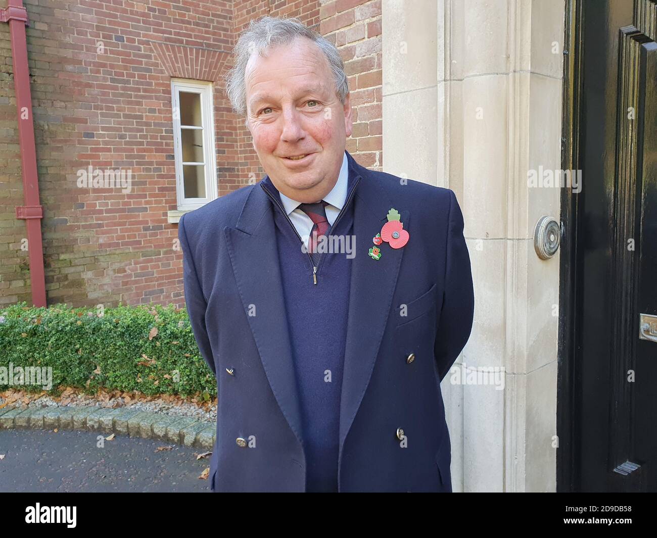 Il primo commissario dei veterani dell'Irlanda del Nord Danny Kinahan fuori dalla Stormont House di Belfast, che ha detto che le forze armate non sono unioniste o arancioni, ma irlandesi, irlandesi, scozzesi e gallesi. Foto Stock