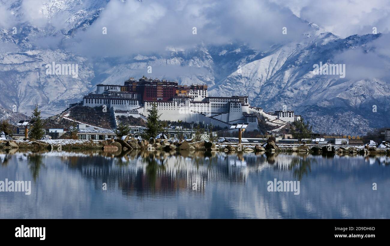 Il palazzo del Potala a Lhasa in Tibet Foto Stock