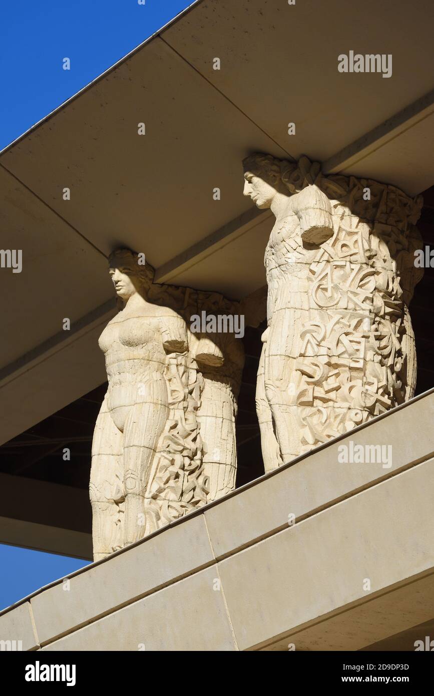 Edificio Archivio neo-classico (1996) Digne-les-Bains Francia basato su Porch Caryatid Del Tempio di Erechtheion o Erechtheum Atene Grecia Foto Stock