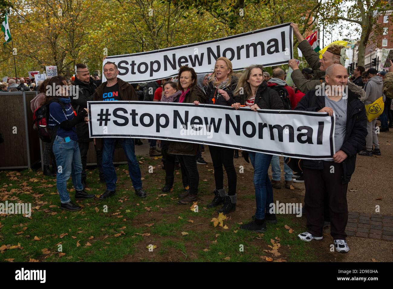 "Save our Rights", protesta anti-blocco contro il governo britannico, le ultime restrizioni di blocco pandemiche del coronavirus per rallentare la diffusione del virus. Foto Stock