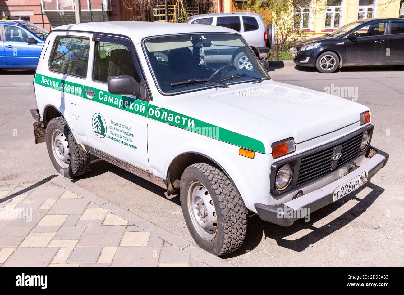 Samara, Russia - 1 maggio 2019: Veicolo della guardia forestale della regione di Samara. Testo in Russo: Guardia forestale della regione di Samara Foto Stock