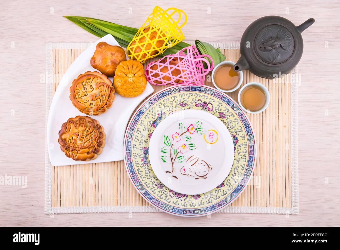 Varietà di mooncakes per la festa cinese di metà autunno Foto Stock
