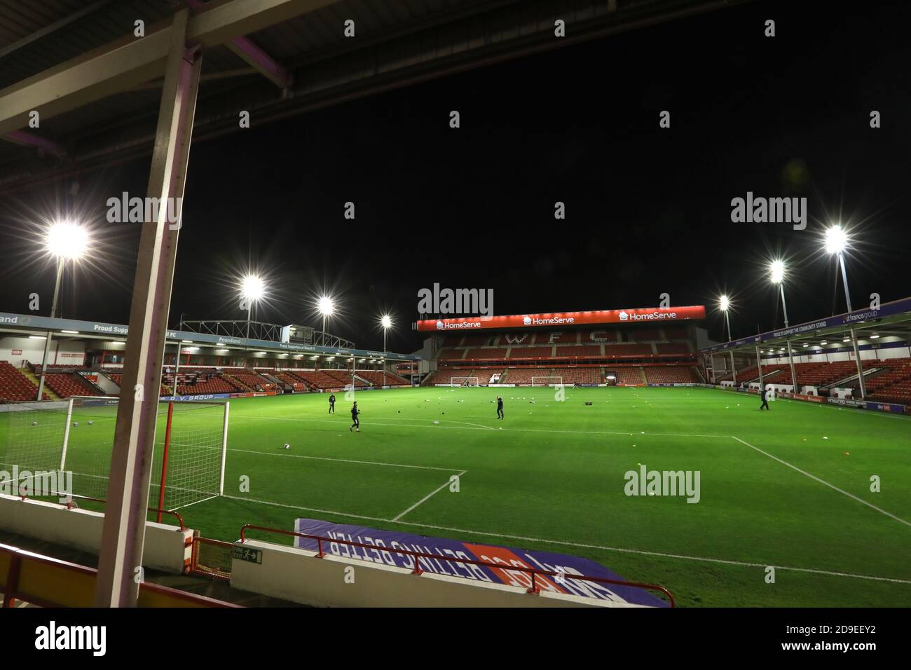 Vista generale dello stadio Bescot durante la partita EFL League due tra Walsall e Crawley Town. 03 novembre 2020 Foto Stock