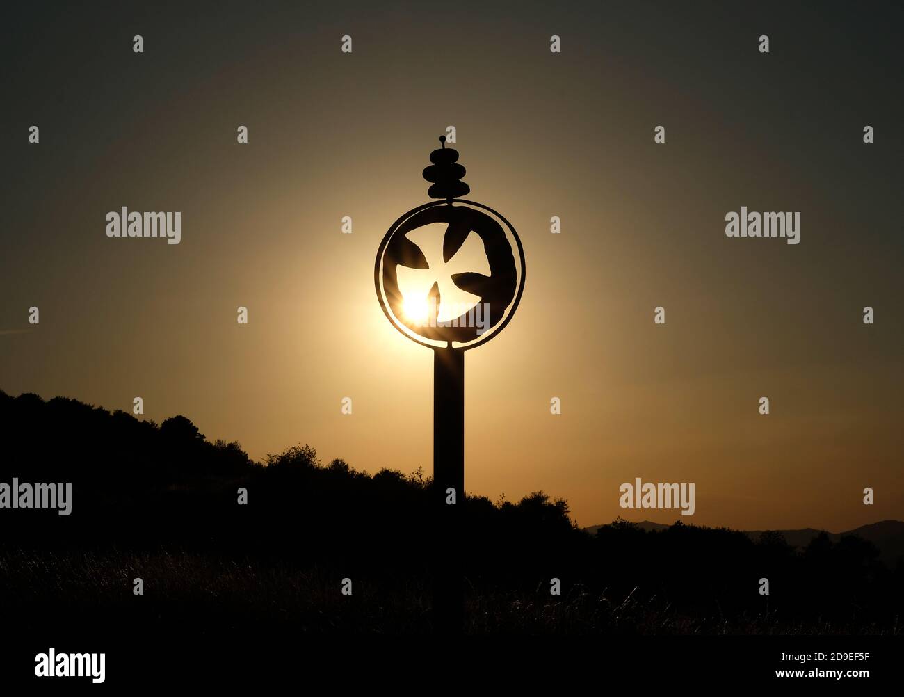 pietra a croce del cavaliere dei templari molto antica Foto Stock