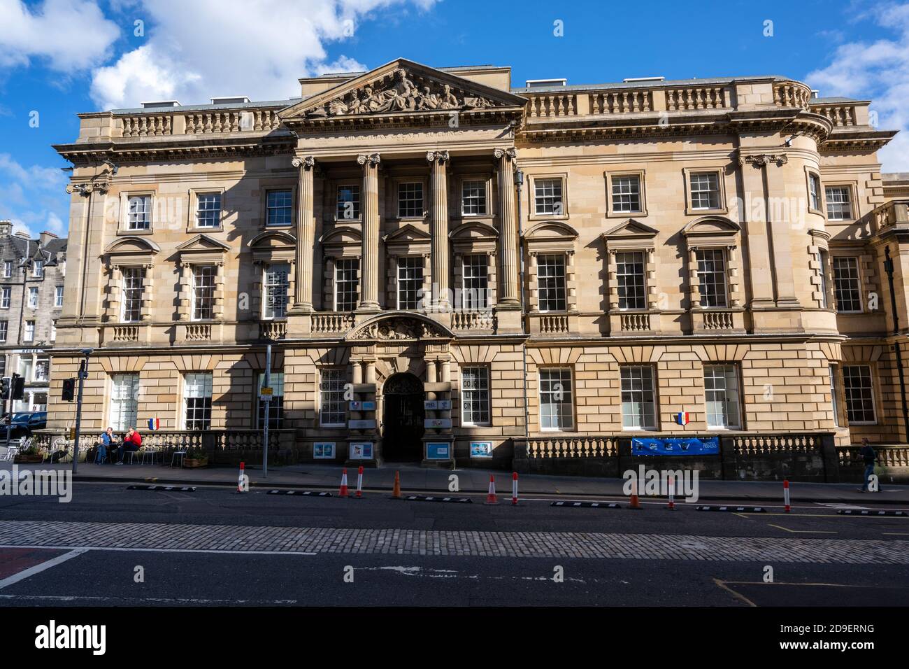 Istituto Francese di Scozia situato all'interno dell'edificio Lothian Chambers sul Ponte George IV, Edinburgo, Scozia, Regno Unito Foto Stock