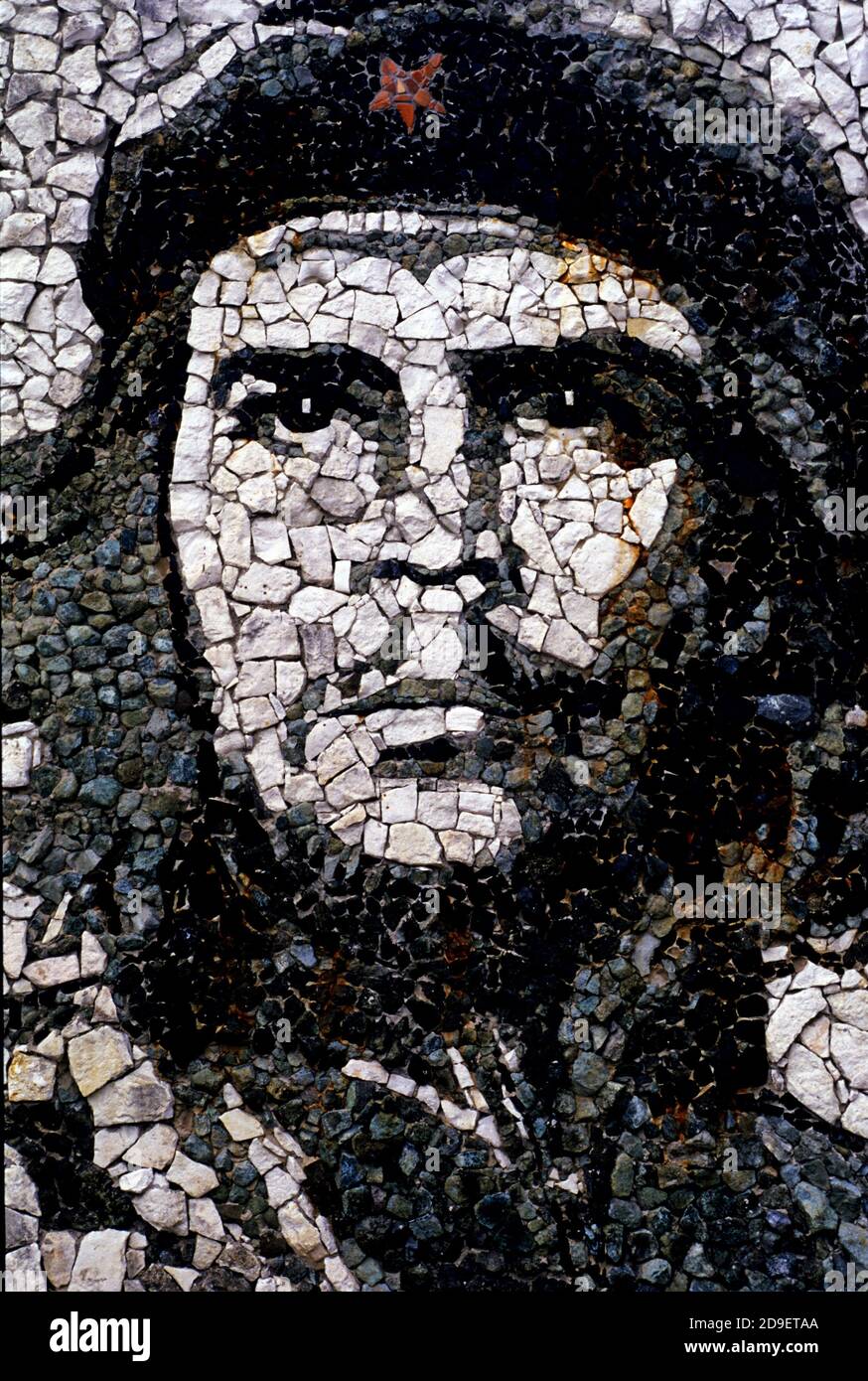 Che Guevara graffiti mosaico a Cuba. Foto Stock