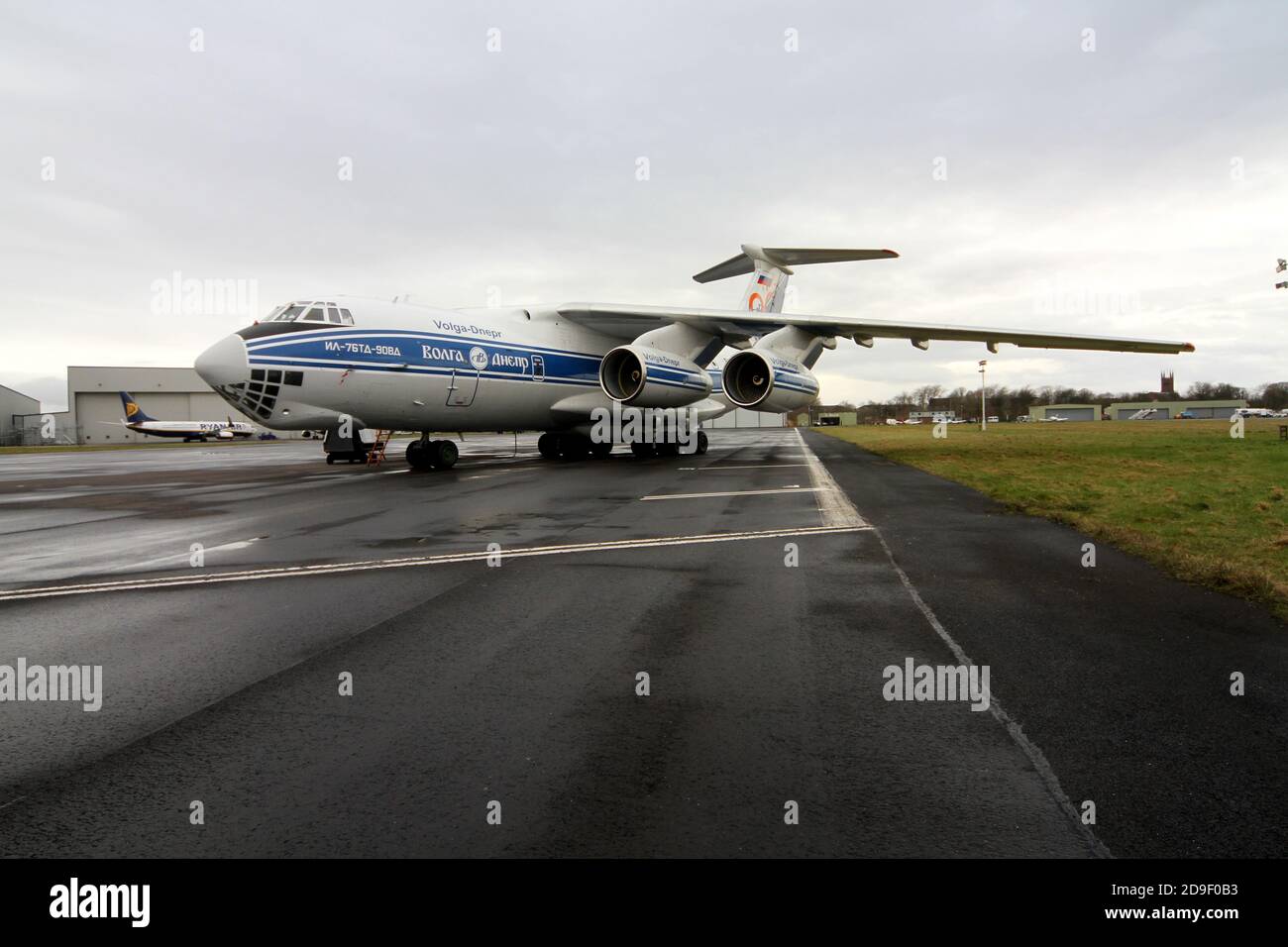 Aeroporto di Glasgow Prestwick, Ayrshire Scozia, IIyushin 11-76 sul grembiule Foto Stock