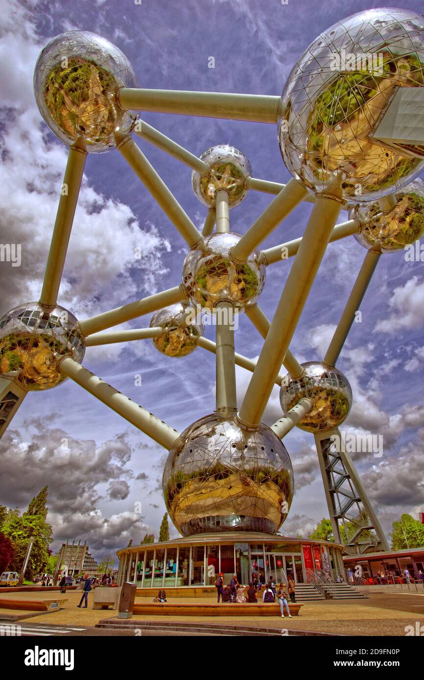 Atomium di Bruxelles, eretto per il 1958 Bruxelles Fiera Mondiale, Belgio. Foto Stock