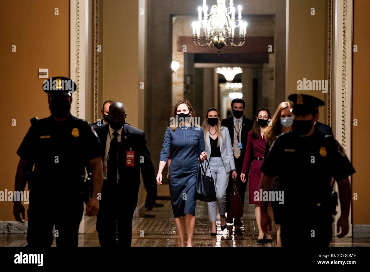 Il candidato DELLA Corte Suprema AMERICANA Amy Coney Barrett parte da un incontro con il leader della maggioranza del Senato statunitense Mitch McConnell (R-KY) si reca alla Camera del Senato presso il Campidoglio degli Stati Uniti a Washington, DC, USA, il 29 settembre 2020. I senatori hanno iniziato le riunioni Barrett oggi prima delle sue attese audizioni di conferma in ottobre. Credit: Alex Edelman/The Photo Access Foto Stock