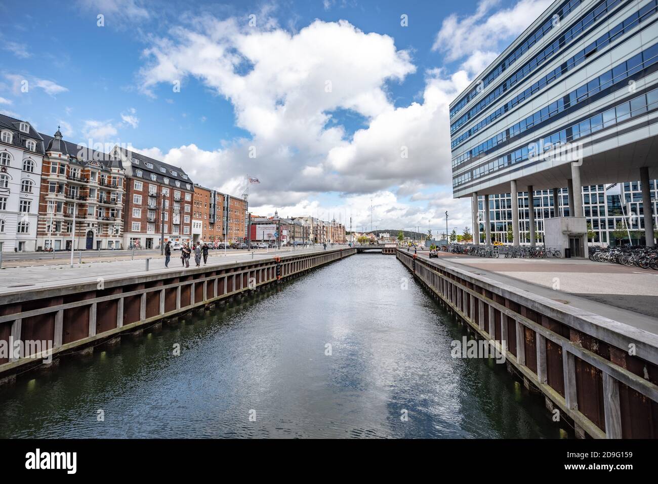 Canale Aarhus vicino Maskinmeterskole, Scuola di Ingegneria Marina e tecnica, Danimarca Foto Stock