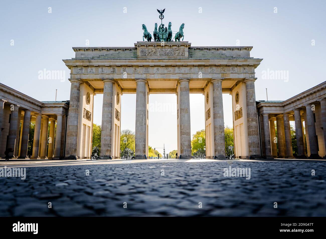 La porta di Brandeburgo a Berlino Germania Foto Stock