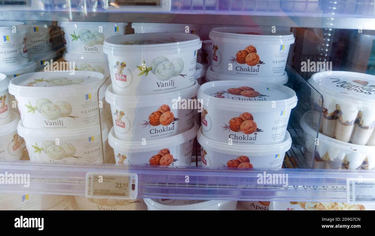 Gelato originale svedese in un supermercato frigo ripiano Foto Stock