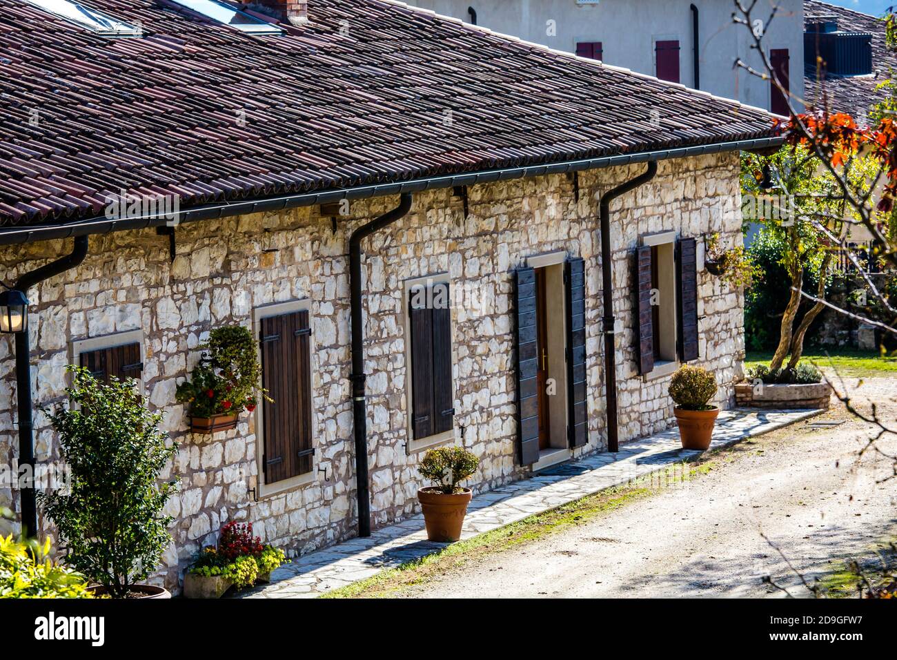 Vecchia casa in campagna, edificio vecchio Foto Stock