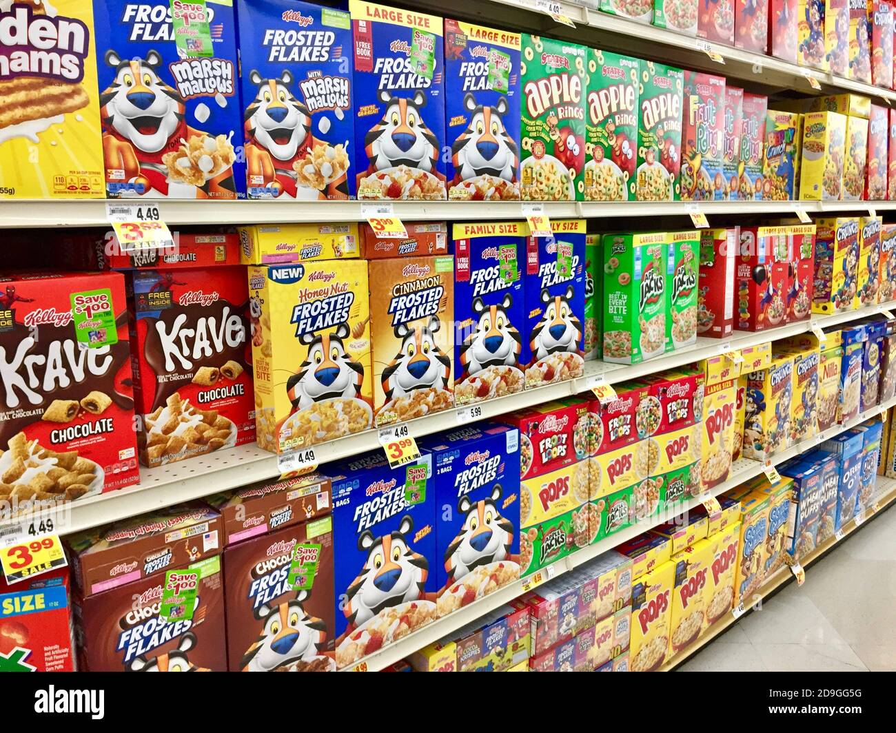 Corridoio dei cereali nel supermercato Foto Stock