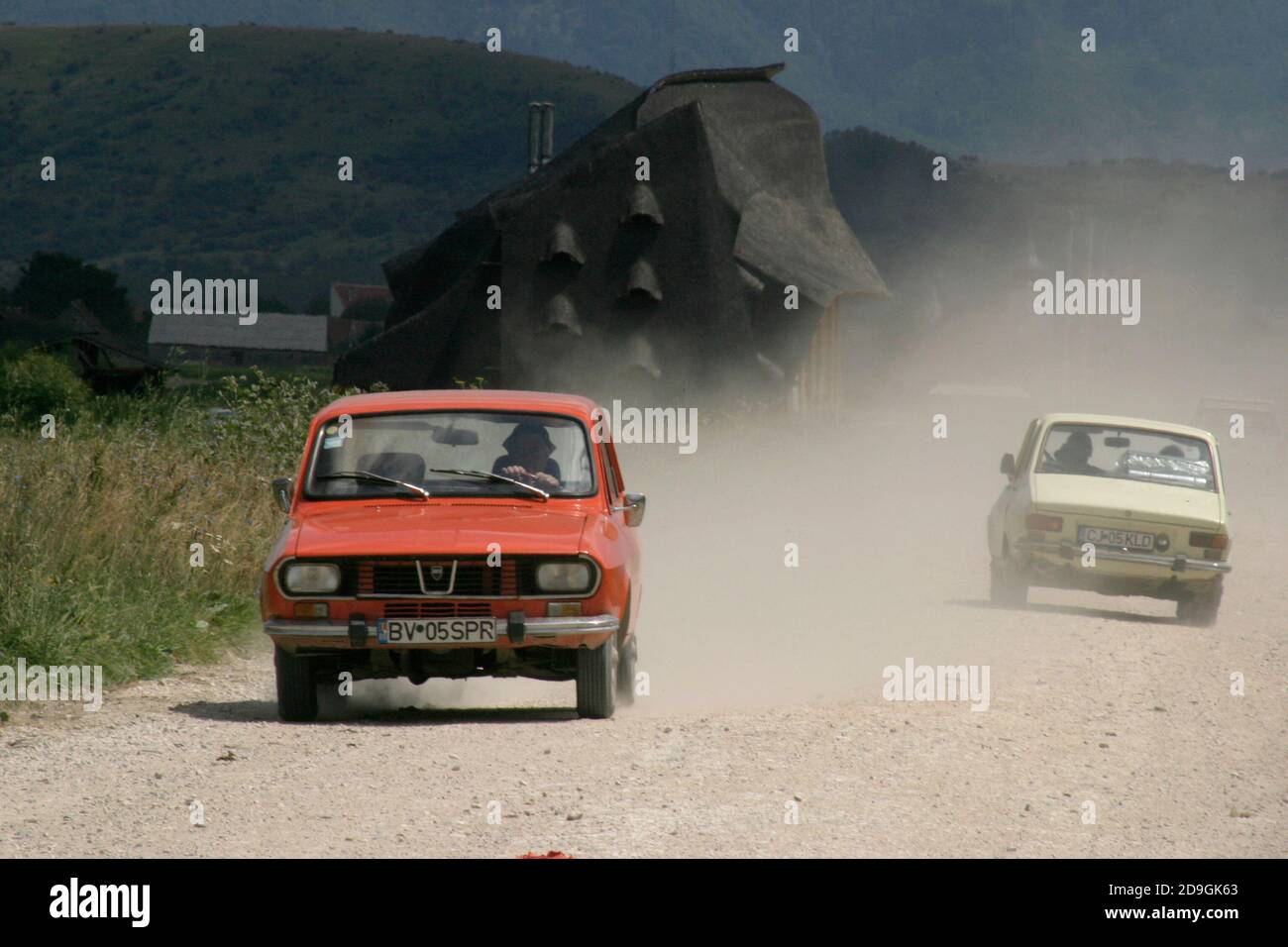 Veicoli su strada sterrata in Romania Foto Stock