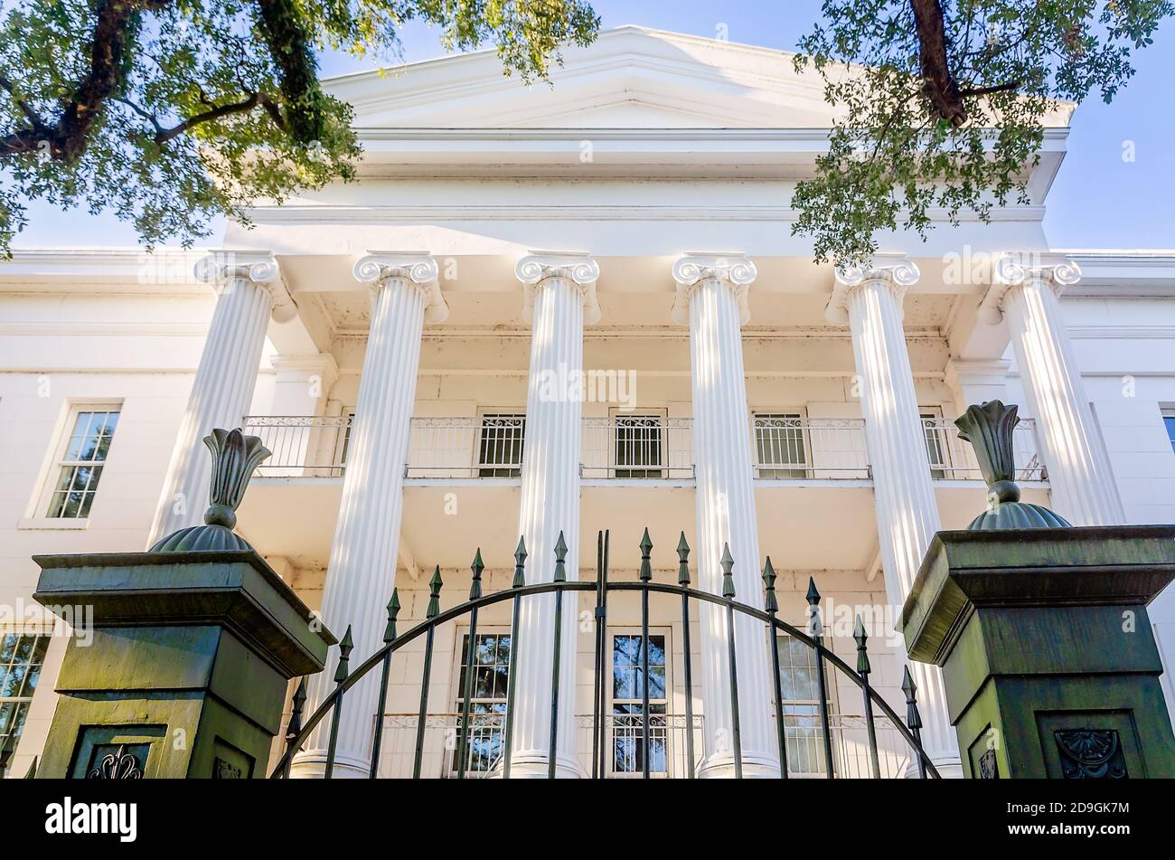 La costruzione continua alla Barton Academy, che è stata la prima scuola pubblica in Alabama, 31 ottobre 2020, a Mobile, Alabama. La storica rinascita greca Foto Stock