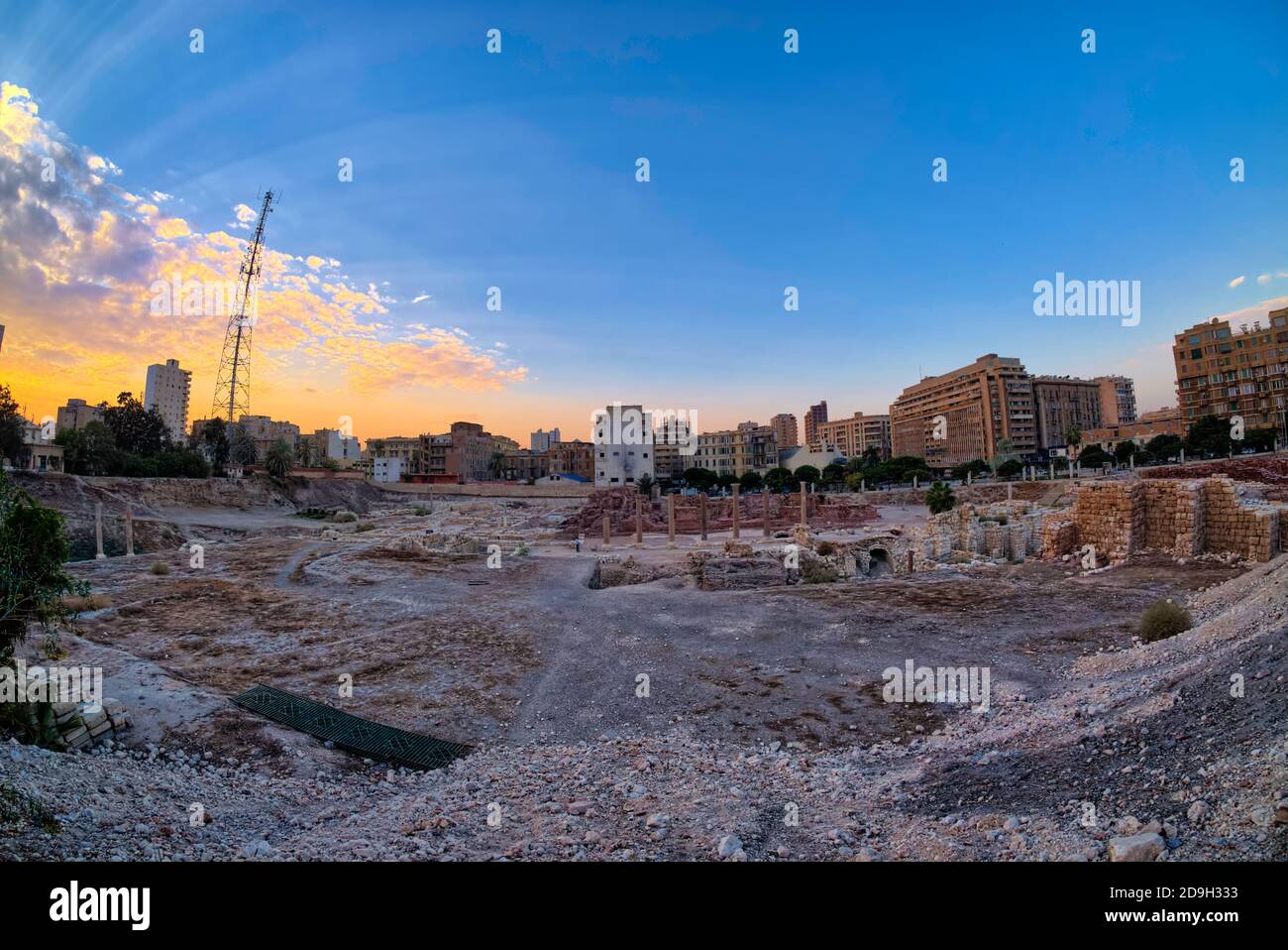 Gli scavi attuali ai margini del sito hanno scoperto bagni romani, sale conferenze, e un piccolo villaggio, il cui fulcro è la Villa di t Foto Stock