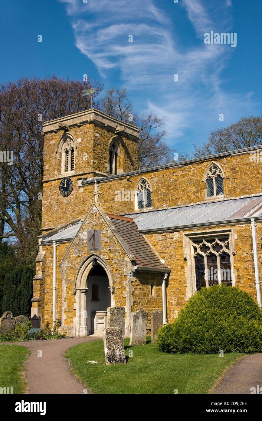 La Chiesa di San Pietro nel villaggio di Knossington, Leicestershire, England, Regno Unito Foto Stock