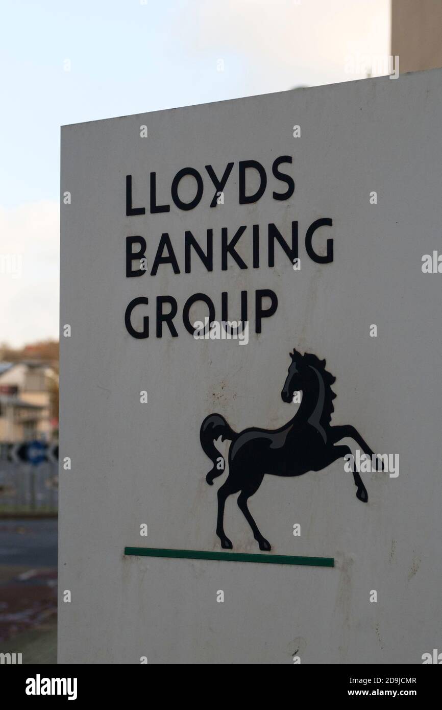 Firma per il gruppo bancario Lloyds a Bristol. Famoso Black Horse. Foto Stock