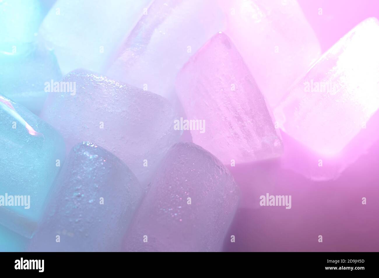 Colorful trasparente pulito cubetti di ghiaccio macro vista ravvicinata Foto Stock