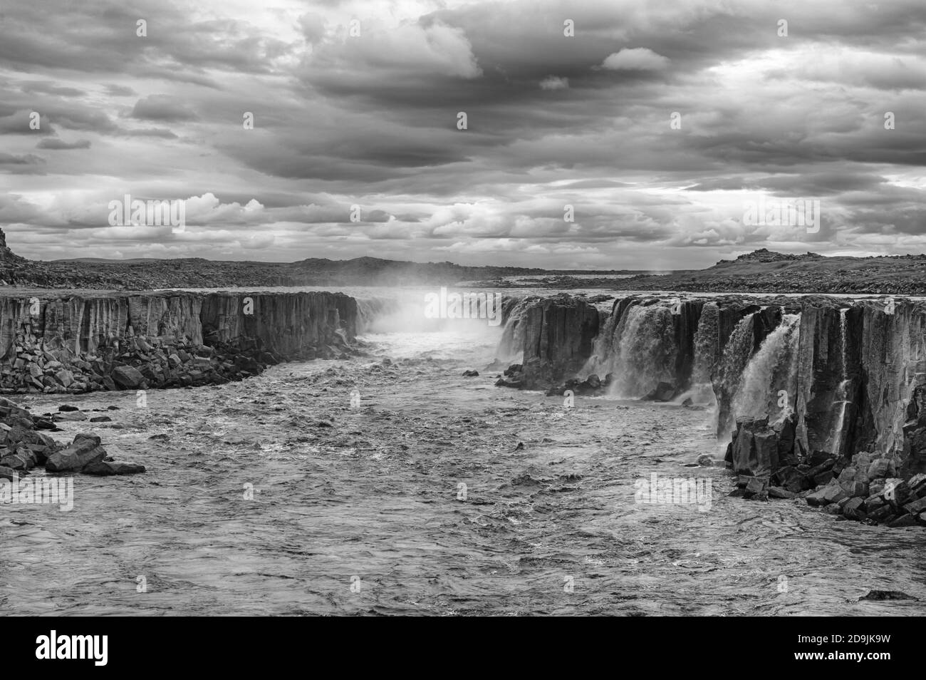 Selfoss è la cascata molto potente sull'Islanda non lontano dal suo fratello maggiore Dettifoss. Si trova nel Parco Nazionale Jokulsargljufur, il northe Foto Stock