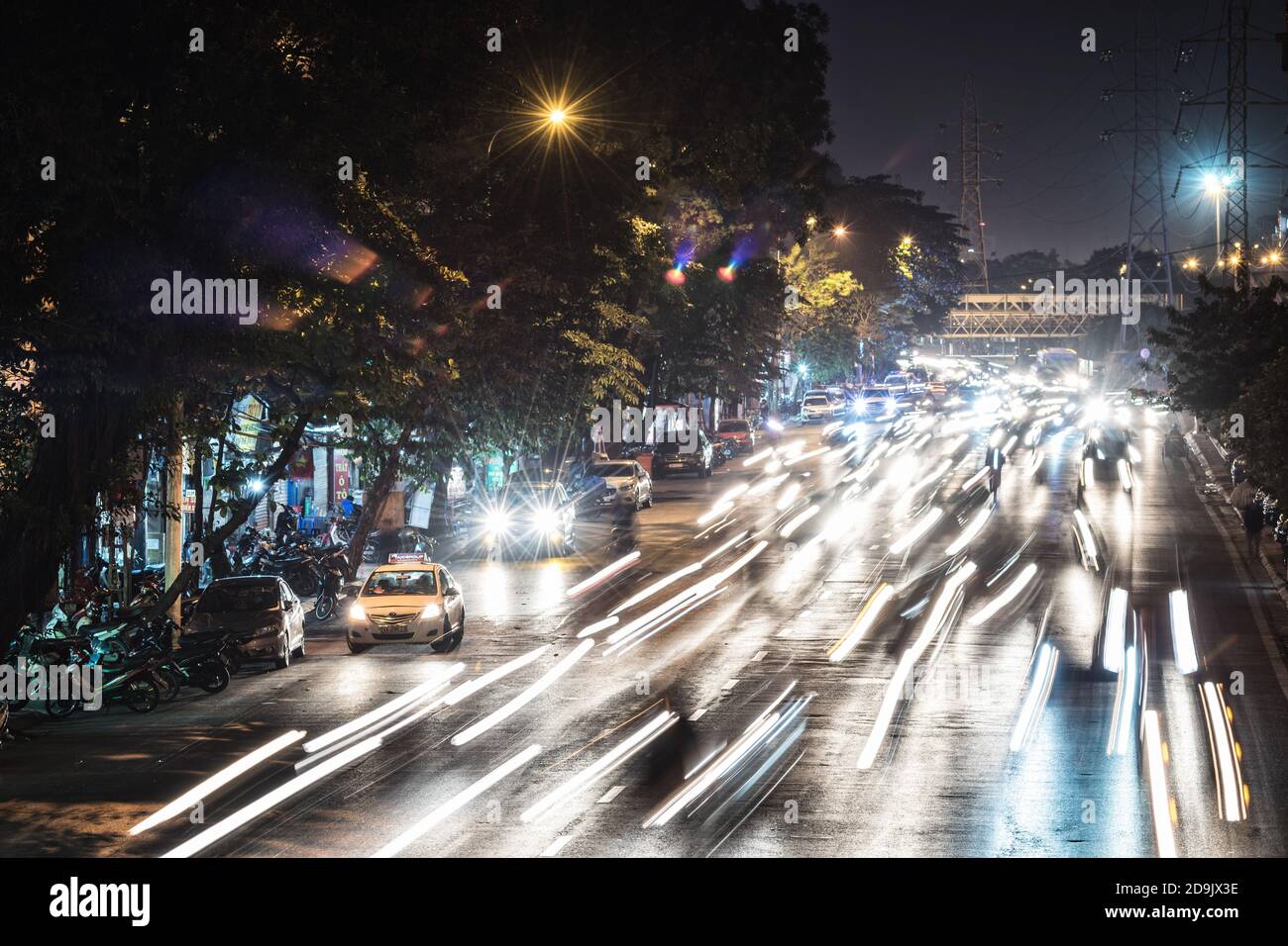 Traffico ora di punta in Hanoi, traffico in via vietnamita. Hanoi, Vietnam, Asia Foto Stock