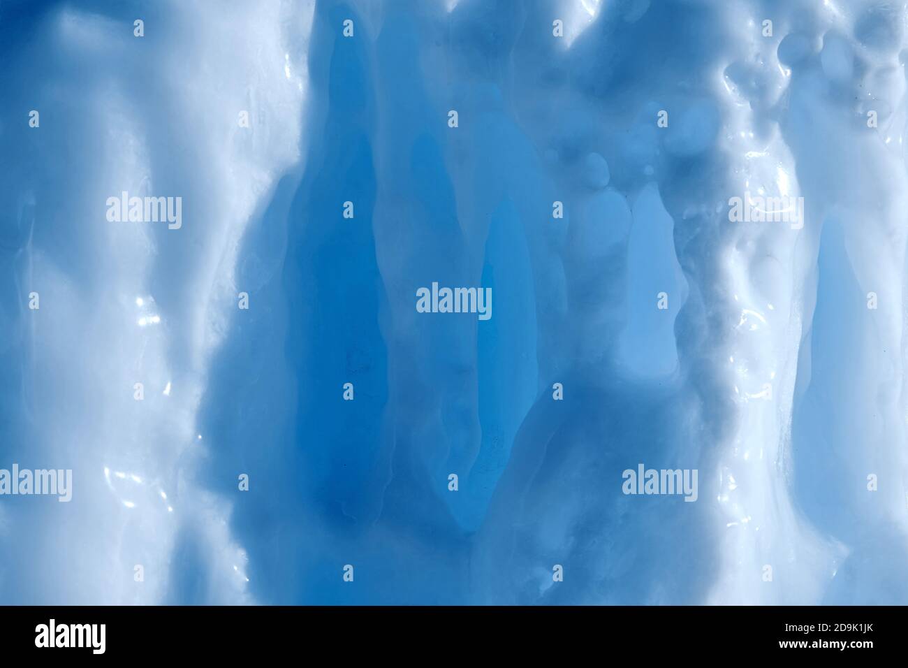 Formazioni di ghiaccio. Forme di acqua congelata. Foto Stock