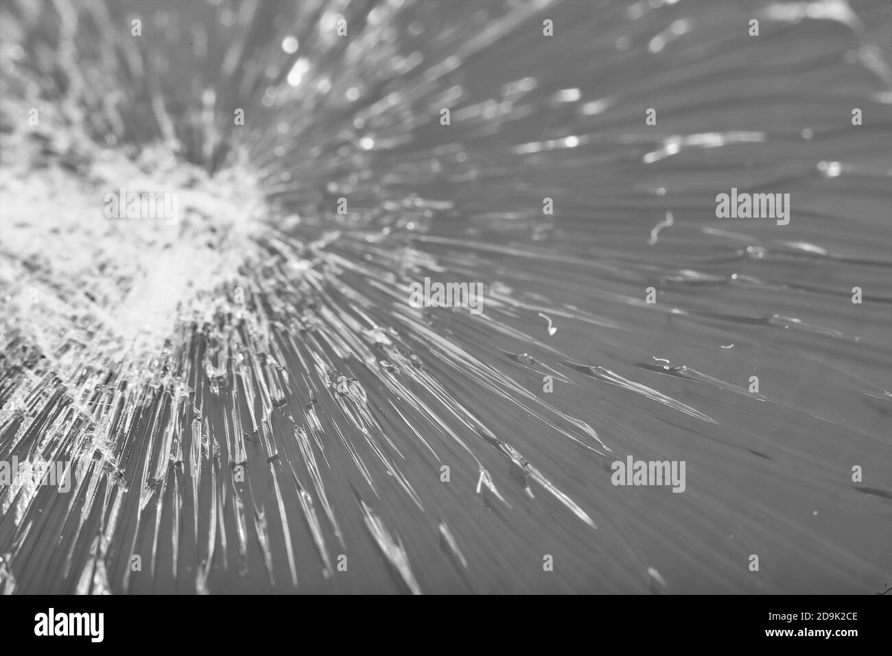 Vetro rotto - linee bianche su sfondo nero, elemento di design. Touch screen smartphone con schermo rotto Foto Stock