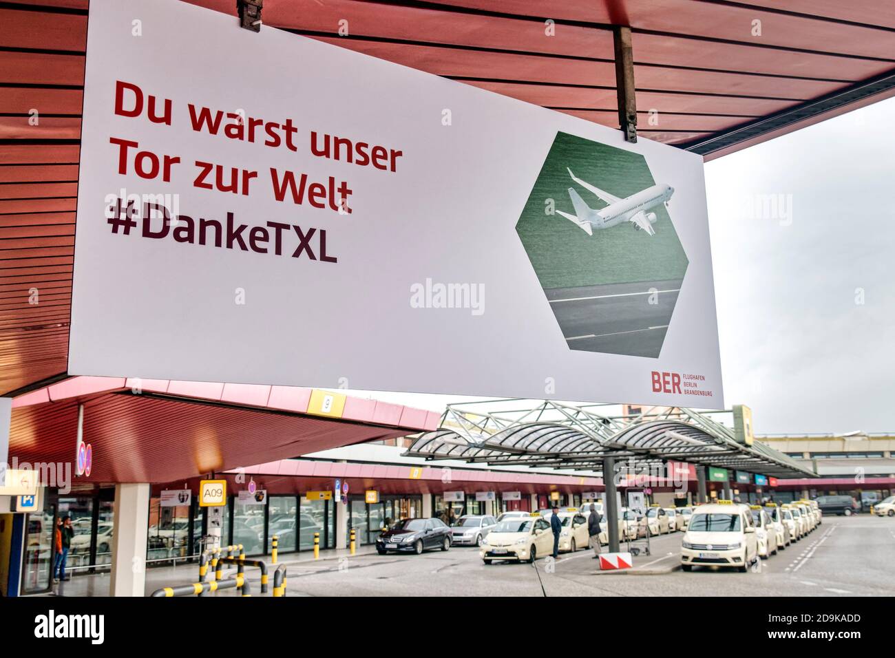 Abschied von Flughafen Tegel otto Lilienthal in Berlin , TXL , letzer Flug am 8. Novembre 2020 mit der Air France nach Parigi. Am 31.10. soll der neue Foto Stock