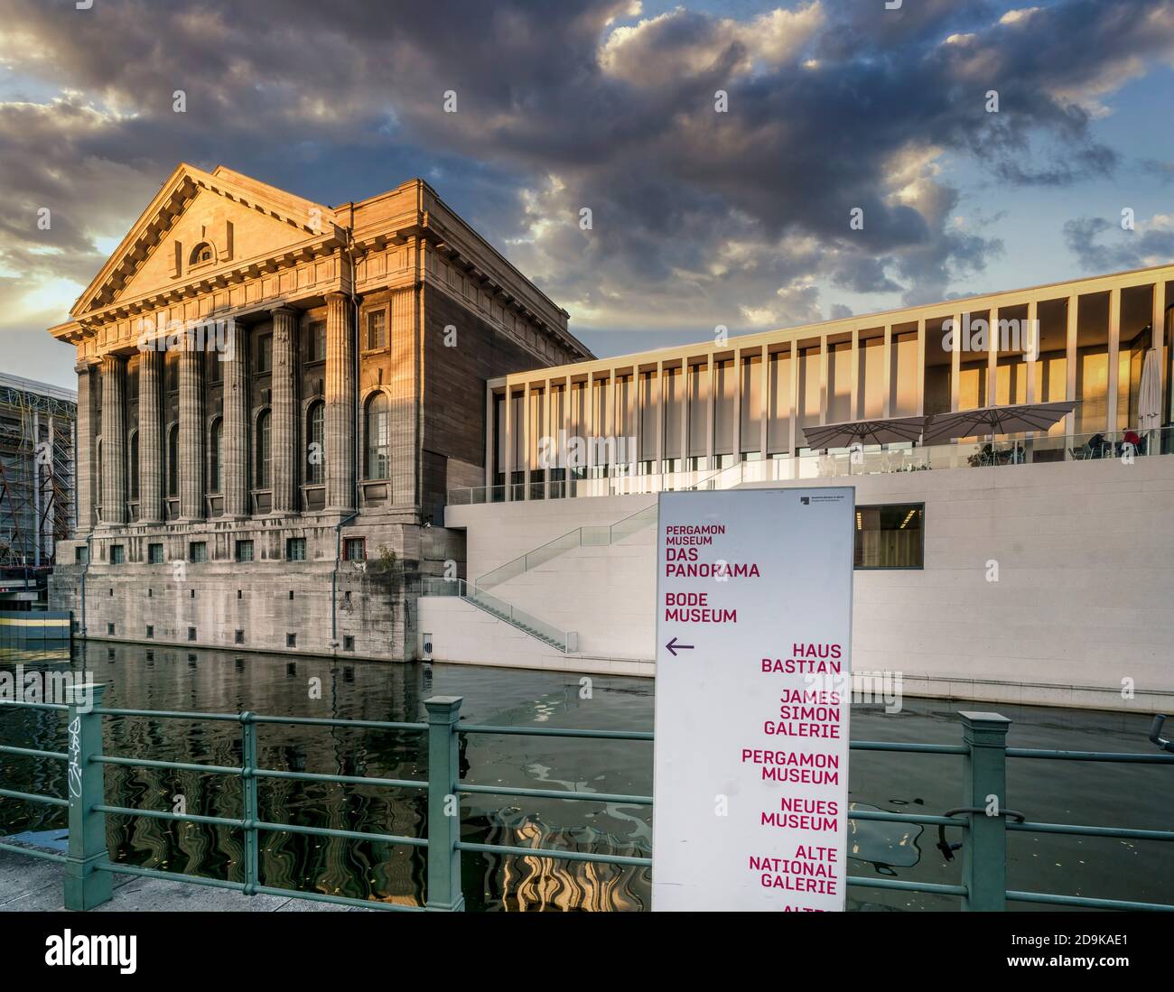 Pergamonmuseum , James Simon Galerie, Architekt David Chipperfield, neues Besucherzentrum am Kupfergraben, Eingang zum Pergamonmuseum, Museumsinsel, Foto Stock