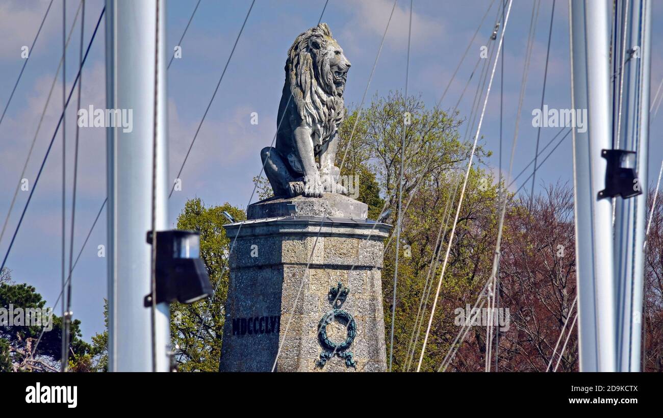 Statua del leone all'ingresso del porto di Lindau sul lago di Costanza, Swabia, Baviera, Germania Foto Stock