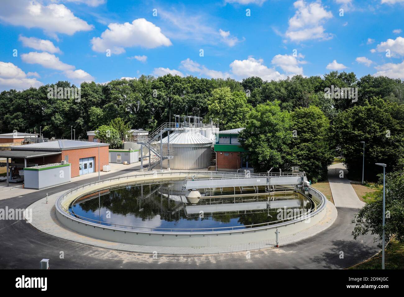 Trattamento delle acque reflue nell'impianto di depurazione di Voerde, bassa Reno, Nord Reno-Westfalia, Germania Foto Stock
