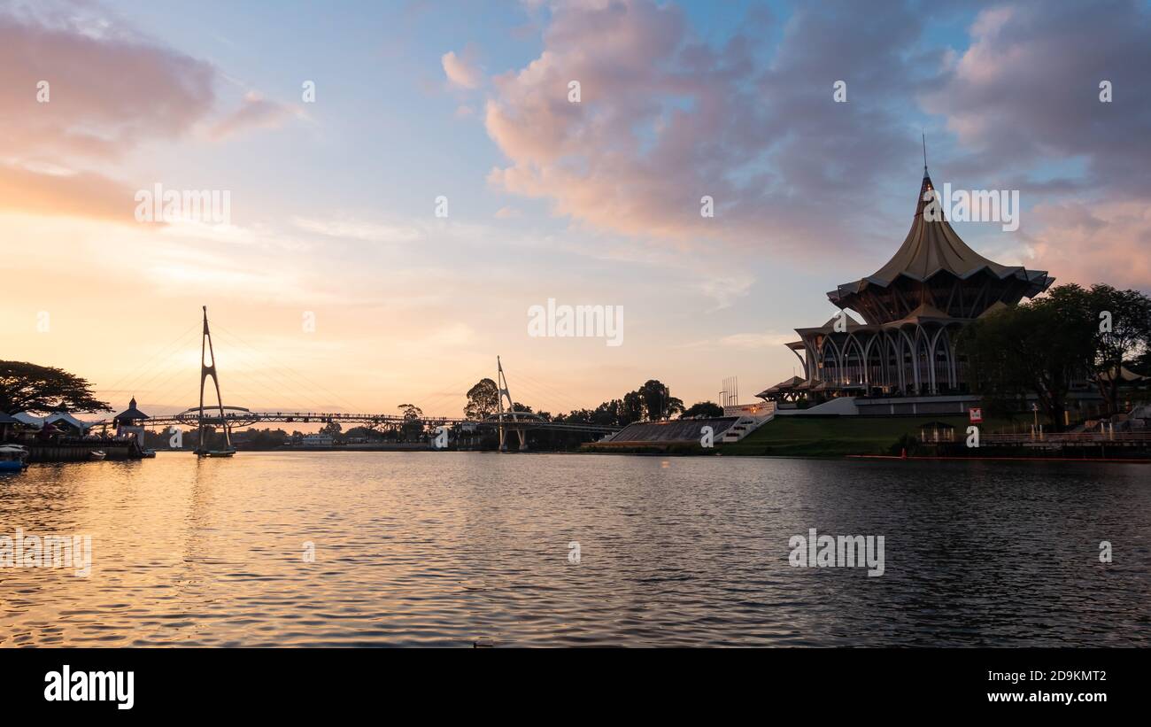 Darul Hana Bridge, kuching, durante il tramonto Foto Stock