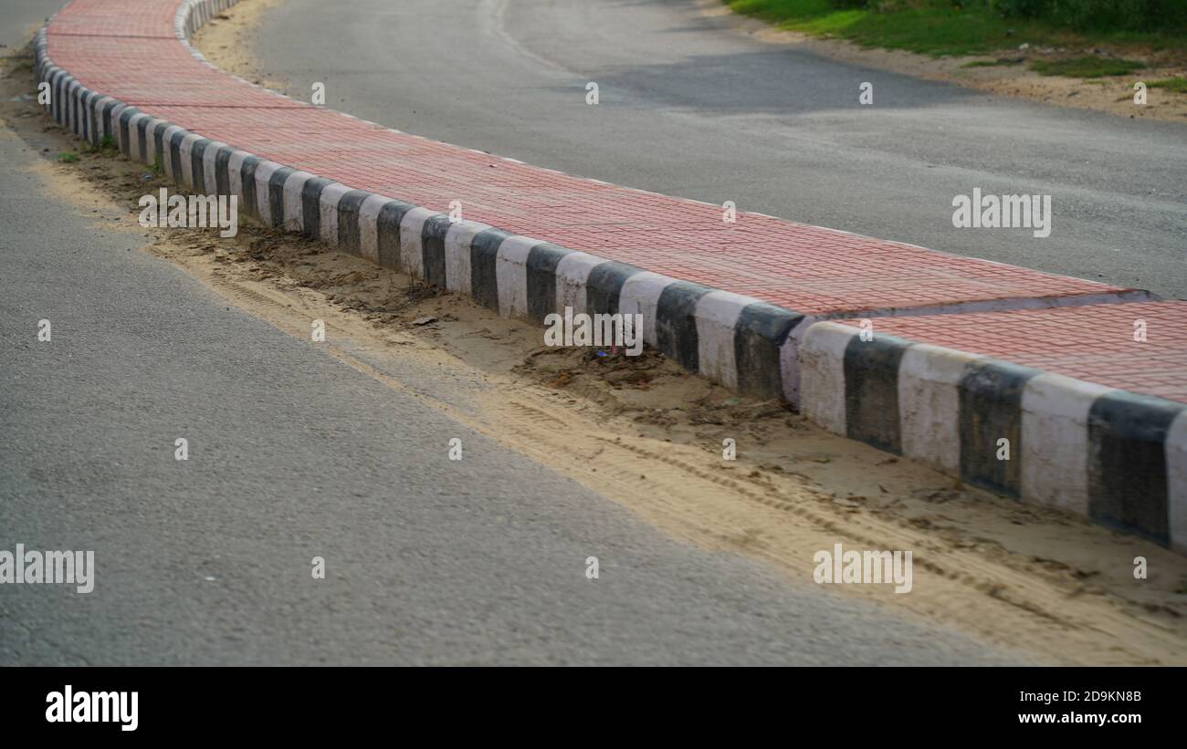 Divisore Stradale Immagini e Fotos Stock - Alamy