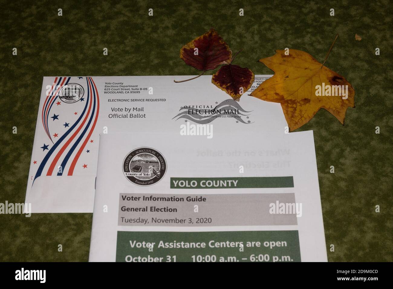 Davis, California, USA, 7 ottobre 2020. I voti ufficiali della contea di Yolo e la guida degli elettori sono arrivati per posta Foto Stock