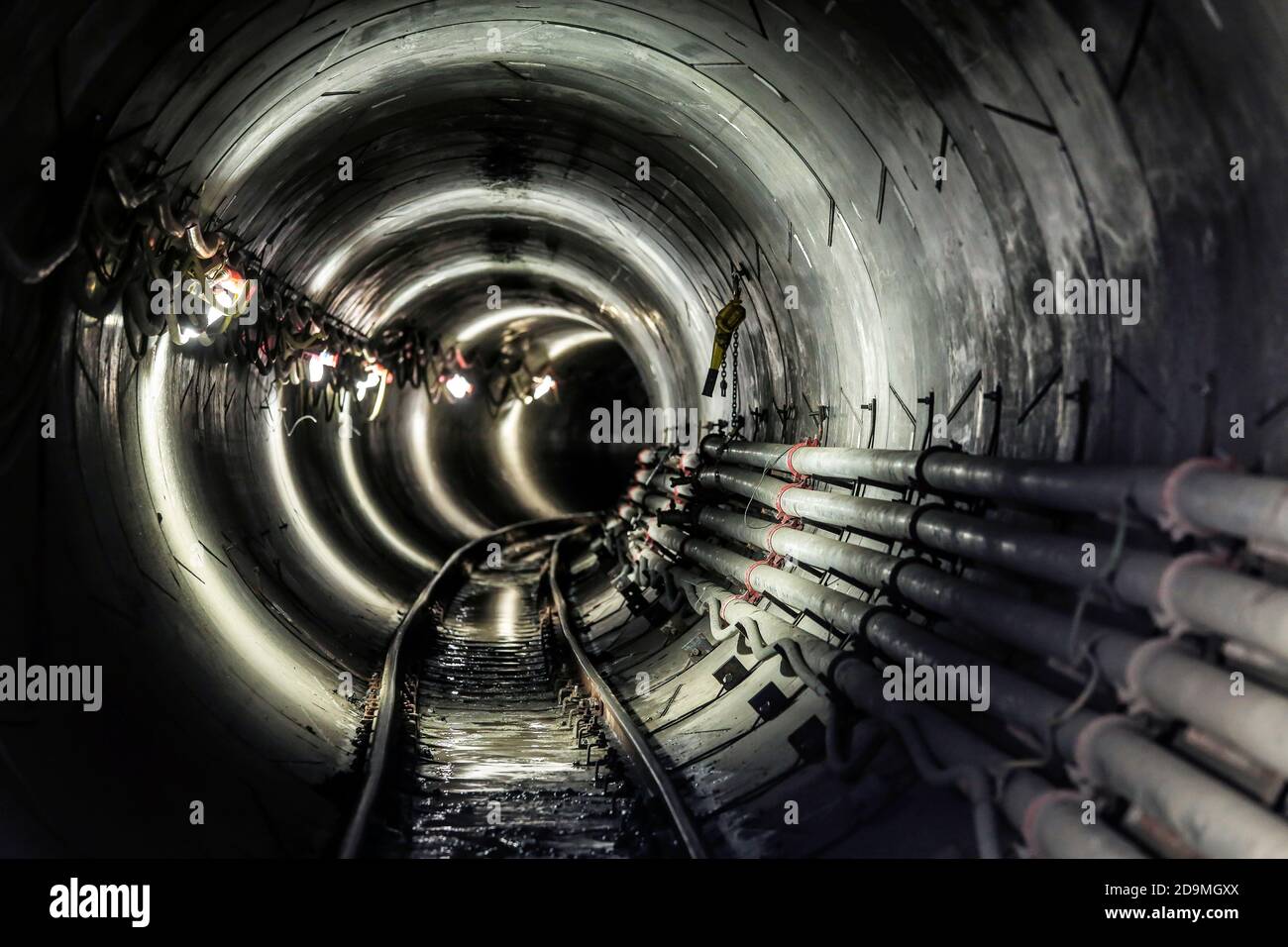 Oberhausen, zona della Ruhr, Renania settentrionale-Vestfalia, Germania, riconversione di Emscher, nuova costruzione della rete fognaria di Emscher, tunneling con il metodo di tubatura all'albero 26, sistema a doppio tubo, DN 2600, la ricostruzione ecologica del sistema Emscher consiste nella costruzione di un sistema centrale di trattamento delle acque reflue nella zona della Ruhr; La costruzione di fognature e la rinaturazione dell'Emscher e dei suoi affluenti. Foto Stock
