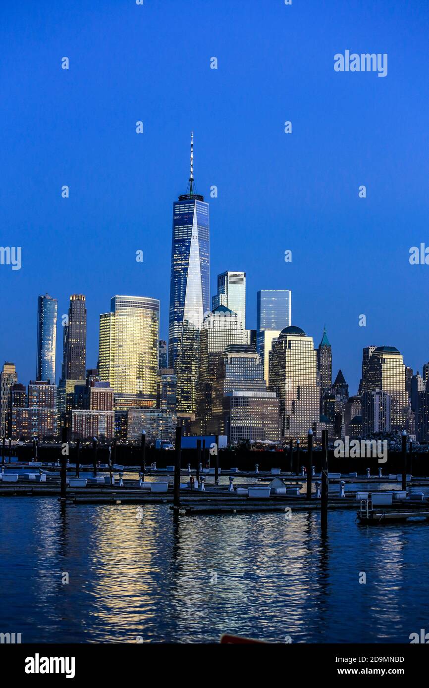New York City, New York, Stati Uniti d'America - skyline con la Freedom Tower al tramonto, WTC World Trade Center, Stati Uniti. Foto Stock