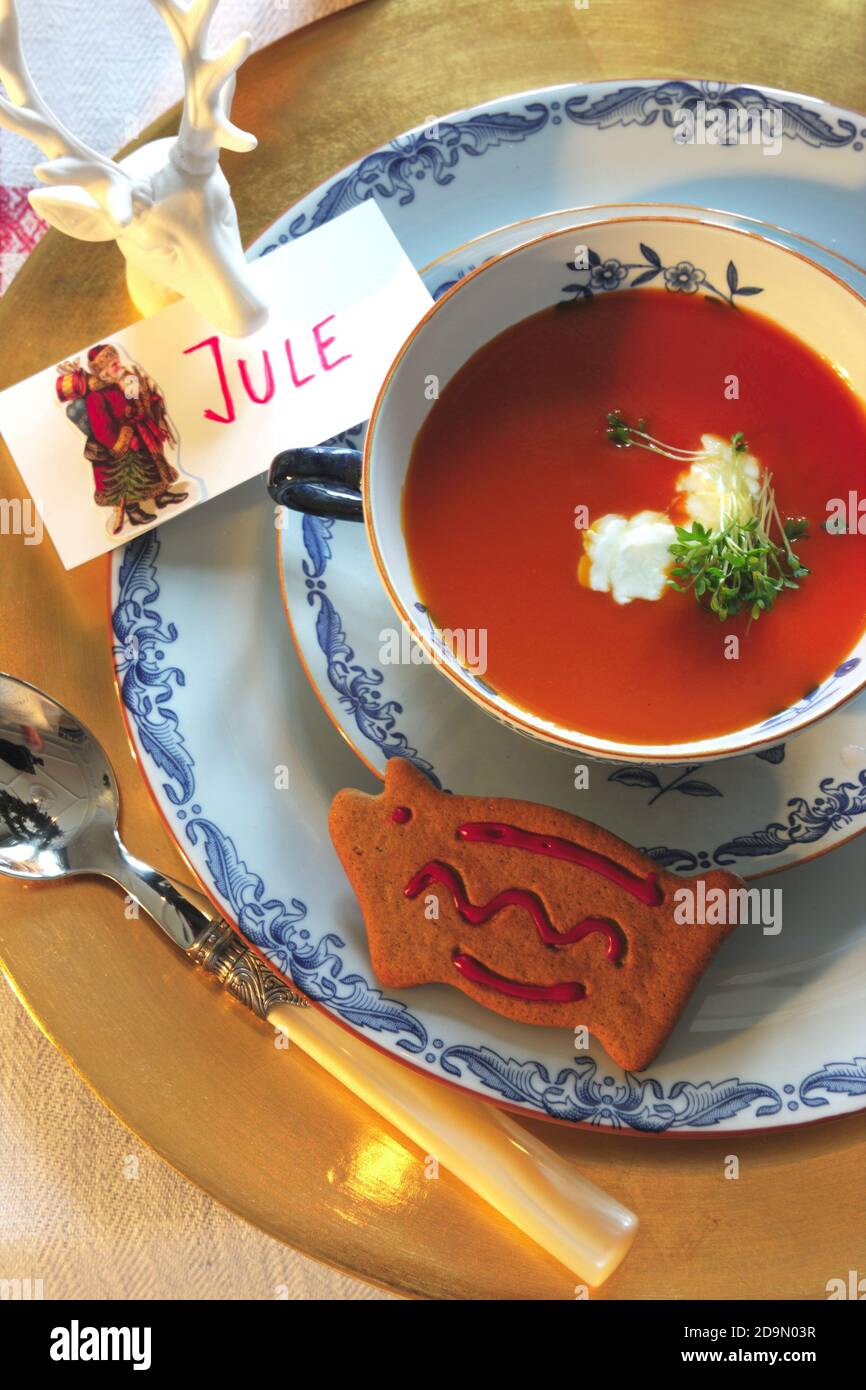 Informazioni su richiesta - tavolo di Natale svedese UK+Irish diritti solo / email ufficio per altri territori Foto Stock