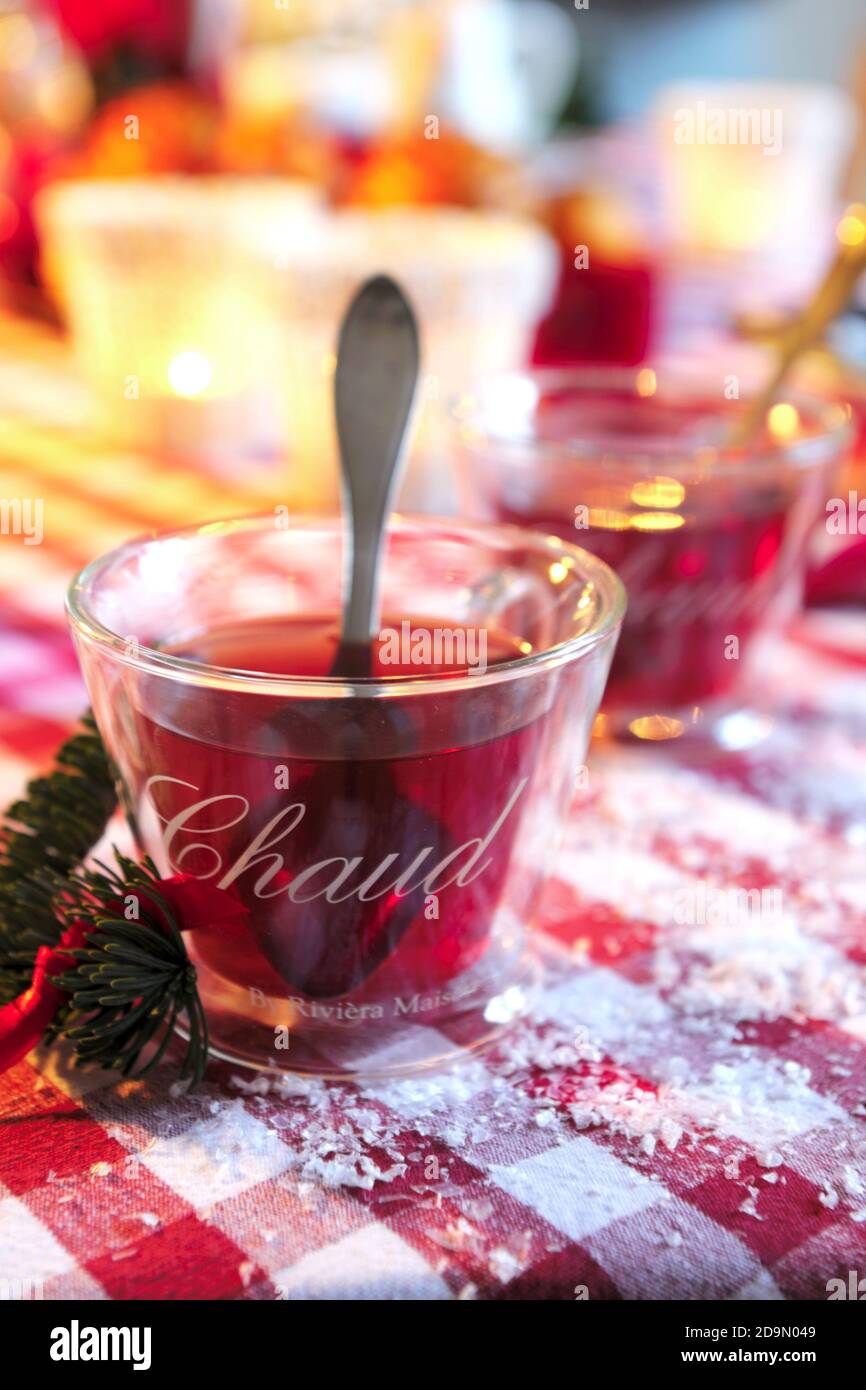 Informazioni su richiesta - tavolo di Natale svedese UK+Irish diritti solo / email ufficio per altri territori Foto Stock