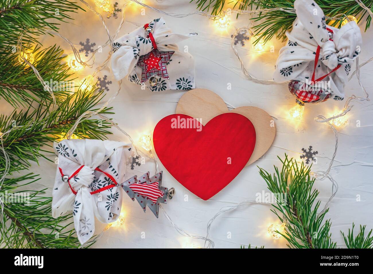 Confezione xmas furoshiki, regalo di natale etico, concetto zero rifiuti Foto Stock