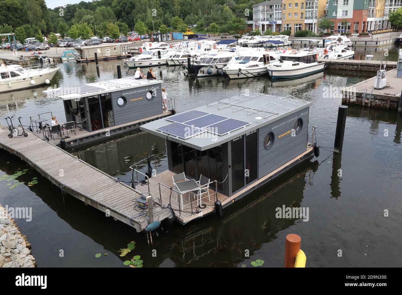 Rheinsberg, Brandeburgo/Germania - Agosto 21 2020: Marina Wolfsbruch situata nel distretto dei laghi di Mecklenburg, Germania Foto Stock