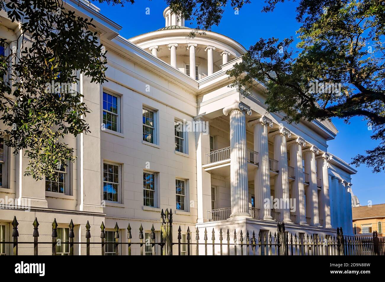 Barton Academy, la prima scuola pubblica in Alabama, è raffigurata, il 31 ottobre 2020, a Mobile, Alabama. Foto Stock