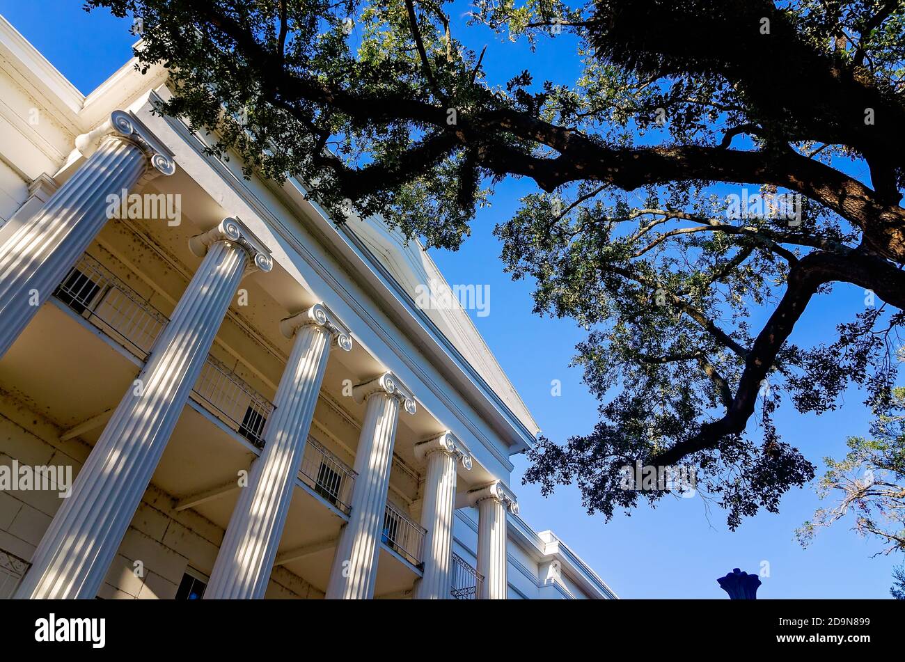 Barton Academy, la prima scuola pubblica in Alabama, è raffigurata, il 31 ottobre 2020, a Mobile, Alabama. Foto Stock