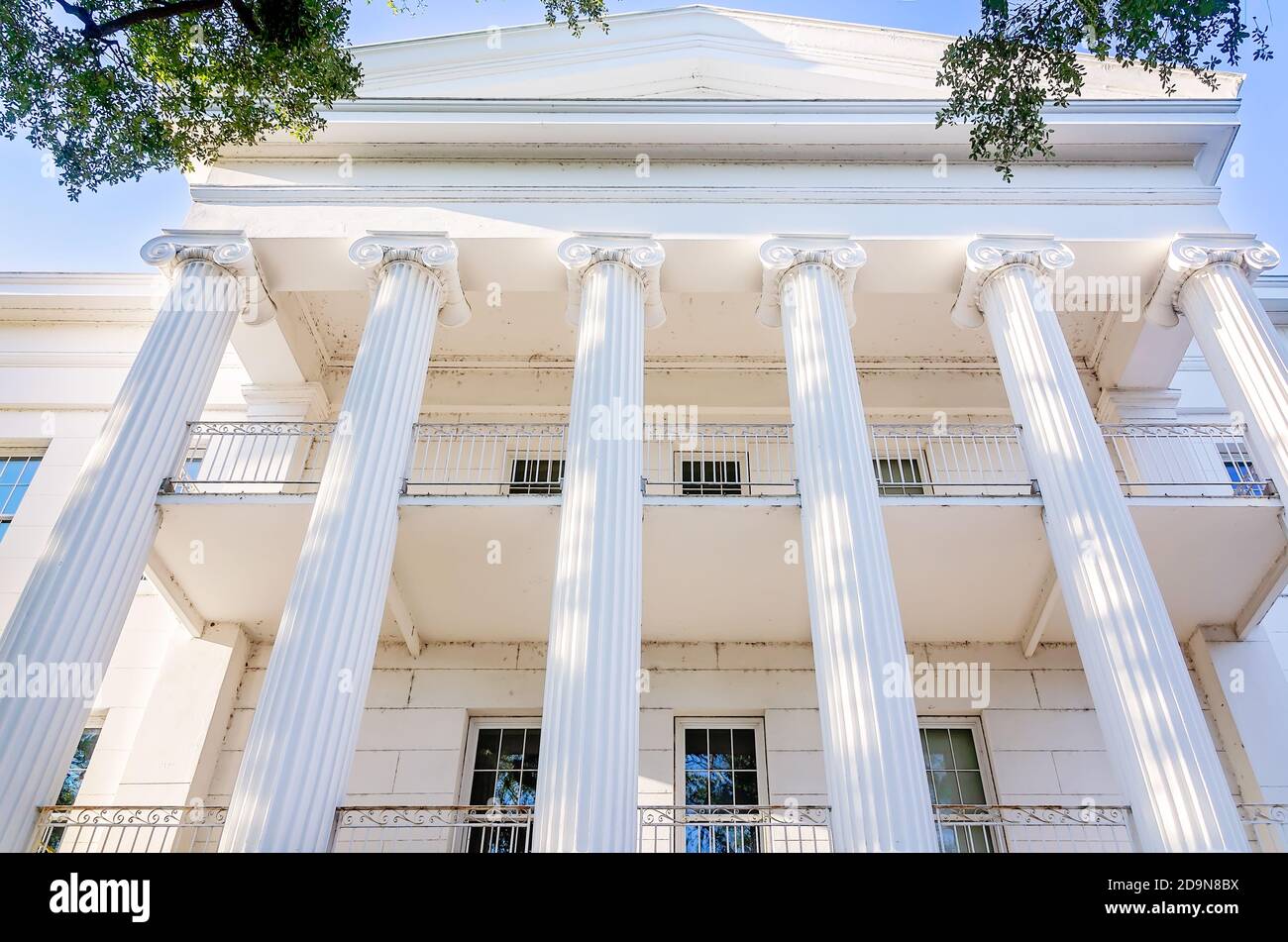 Barton Academy, la prima scuola pubblica in Alabama, è raffigurata, il 31 ottobre 2020, a Mobile, Alabama. Foto Stock