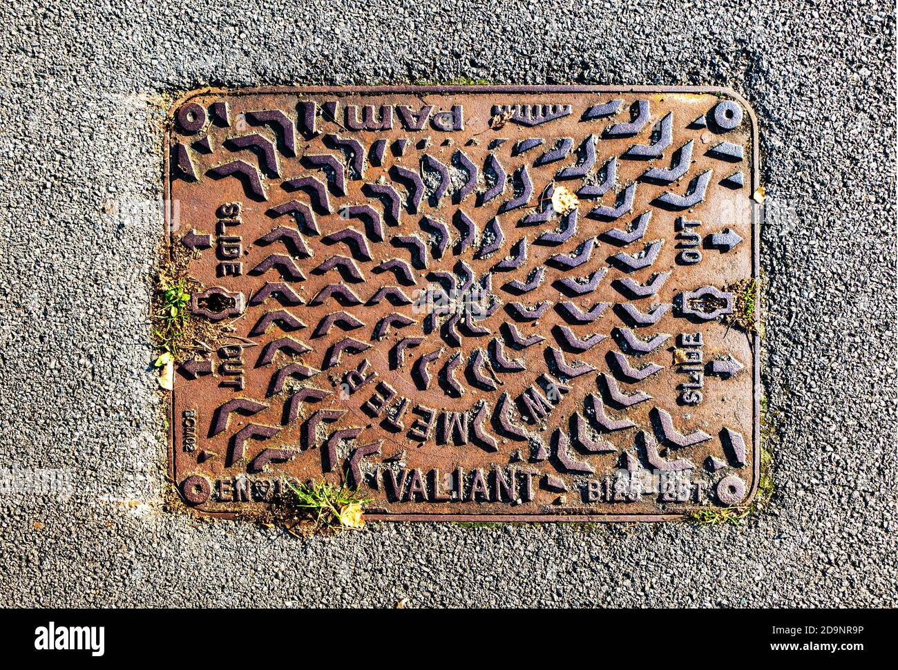 Ispezione dell'acqua scarico tombino in ghisa Foto Stock