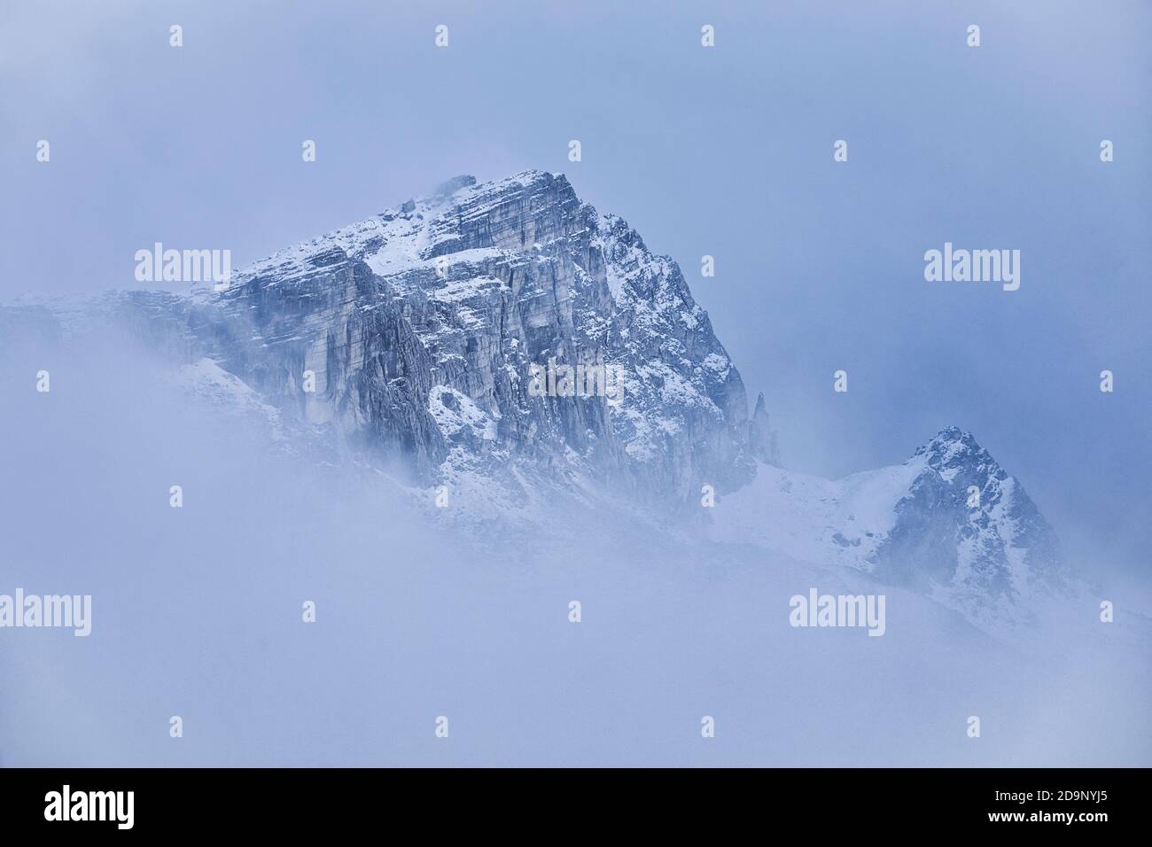 Monte Settsass, Dolomiti, vista dall'altopiano di Pralongià, Belluno, Veneto, Italia Foto Stock