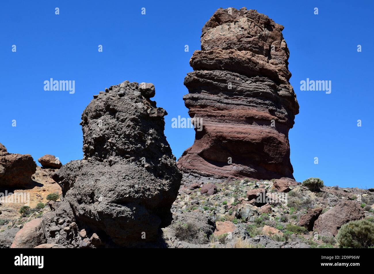 Spagna, Isole Canarie, Tenerife, Parco del Teide, spettacolari formazioni rocciose di origine vulcanica che separano in due la caldera di Las Canadas. Foto Stock