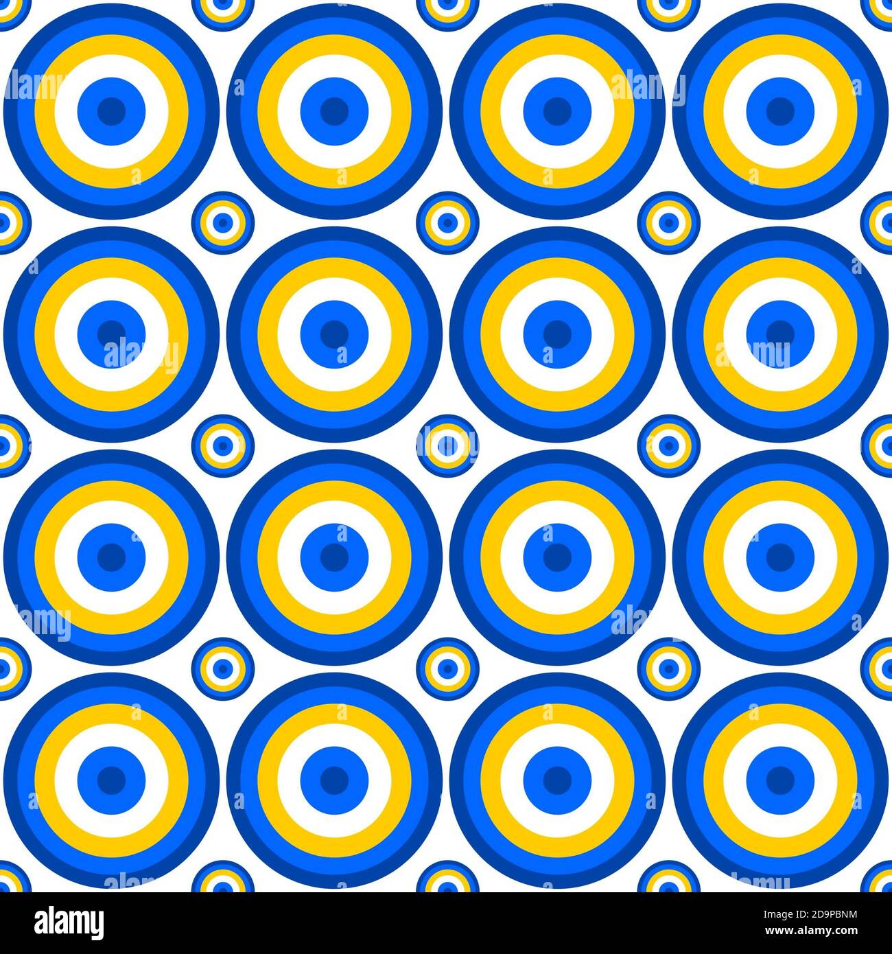 Modello di occhio malvagio. Tradizionale modello turco. Immagine dell'occhio malvagio nei colori blu, bianco e giallo. Ripetizione senza giunture. Perline blu. Foto Stock