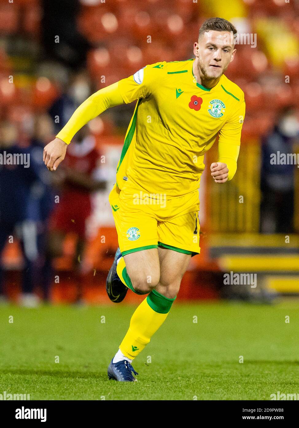 Aberdeen, Scozia, Regno Unito. 6 novembre 2020 Jamie Gullan di Hibernian durante l'appuntamento di Aberdeen contro Hibernian Scottish Premiership allo stadio Pittodrie Foto Stock