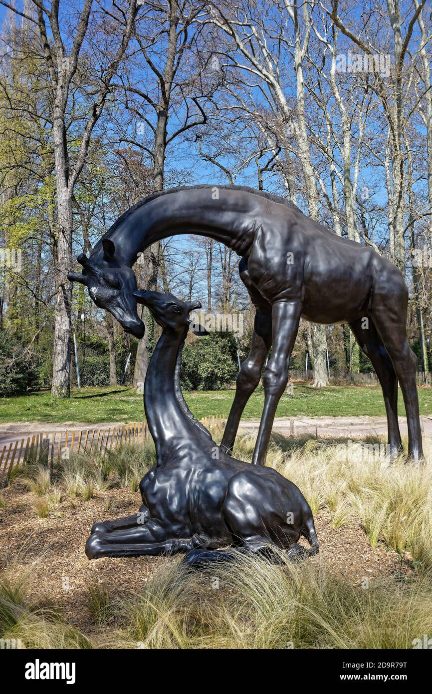 LIONE, FRANCIA, 31 marzo 2019 : statue Girafes nel Parc de la Tete d'Or. Il parco più grande e famoso di Lione è stato progettato sul modello dell'Eng Foto Stock